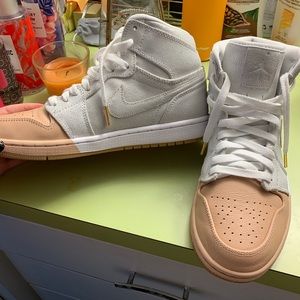 Women’s Nike Two-Toned Retro High Tops